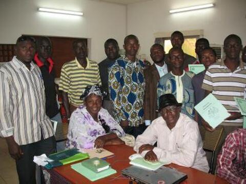 Initiation des duun de Bamako a lʼecriture du duungooma-juillet-2015 Initiation des duun de Bamako a lʼecriture du duungooma-juillet-2015